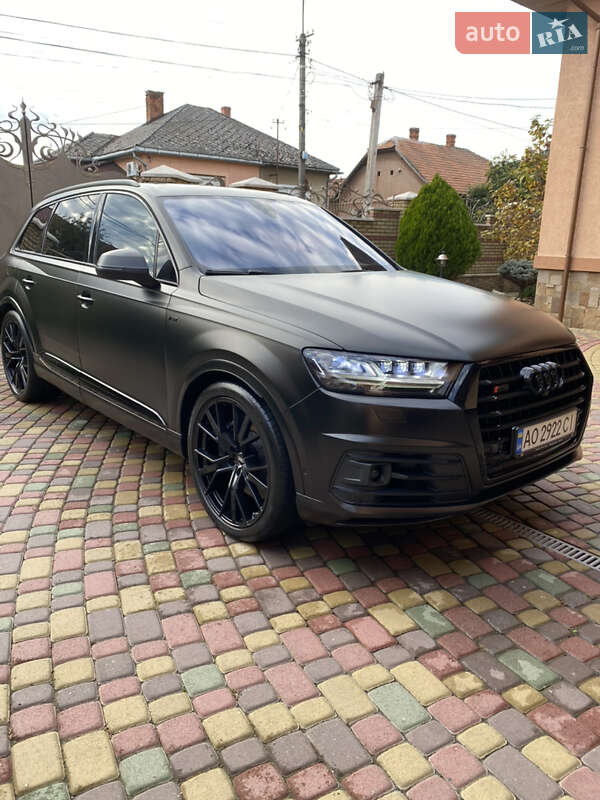 Внедорожник / Кроссовер Audi SQ7 2017 в Мукачево