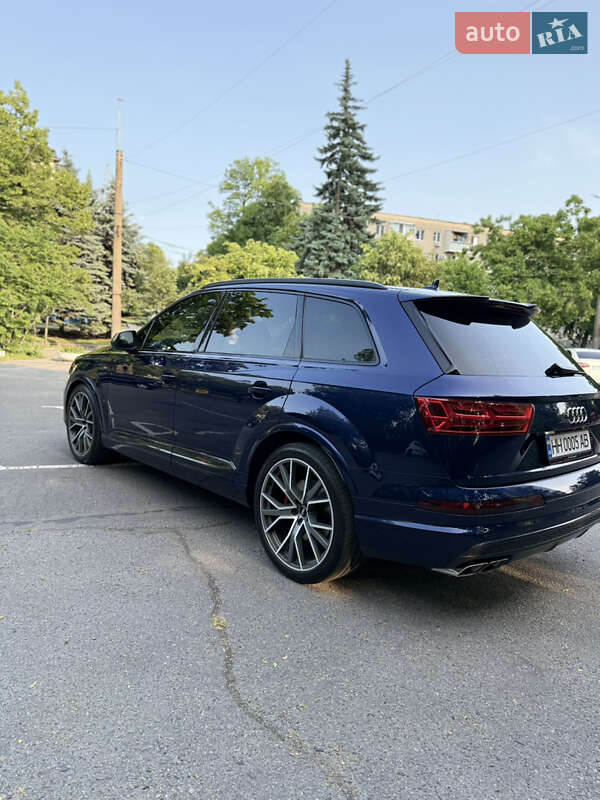 Позашляховик / Кросовер Audi SQ7 2018 в Дніпрі