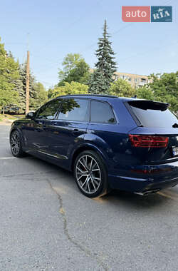 Внедорожник / Кроссовер Audi SQ7 2018 в 