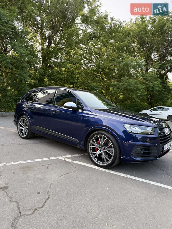 Позашляховик / Кросовер Audi SQ7 2018 в Дніпрі