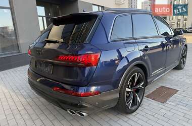 Внедорожник / Кроссовер Audi SQ7 2022 в 