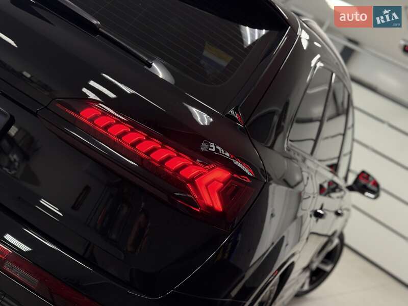 Внедорожник / Кроссовер Audi SQ7 2021 в Тернополе