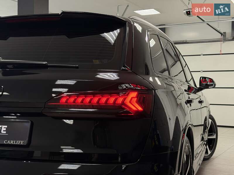 Внедорожник / Кроссовер Audi SQ7 2021 в Тернополе