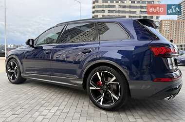 Внедорожник / Кроссовер Audi SQ7 2022 в 