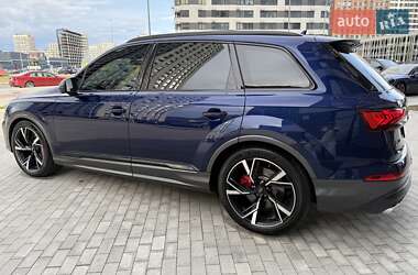 Внедорожник / Кроссовер Audi SQ7 2022 в 