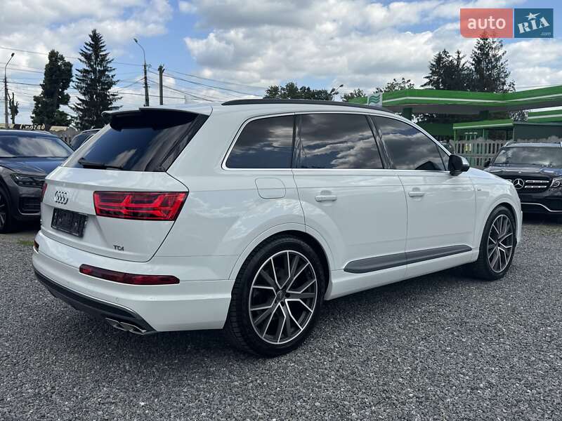 Внедорожник / Кроссовер Audi SQ7 2017 в Тернополе