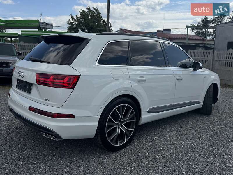 Внедорожник / Кроссовер Audi SQ7 2017 в Тернополе