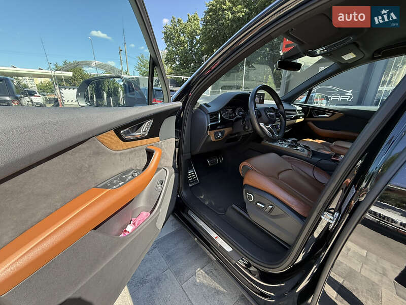 Внедорожник / Кроссовер Audi SQ7 2019 в Виннице