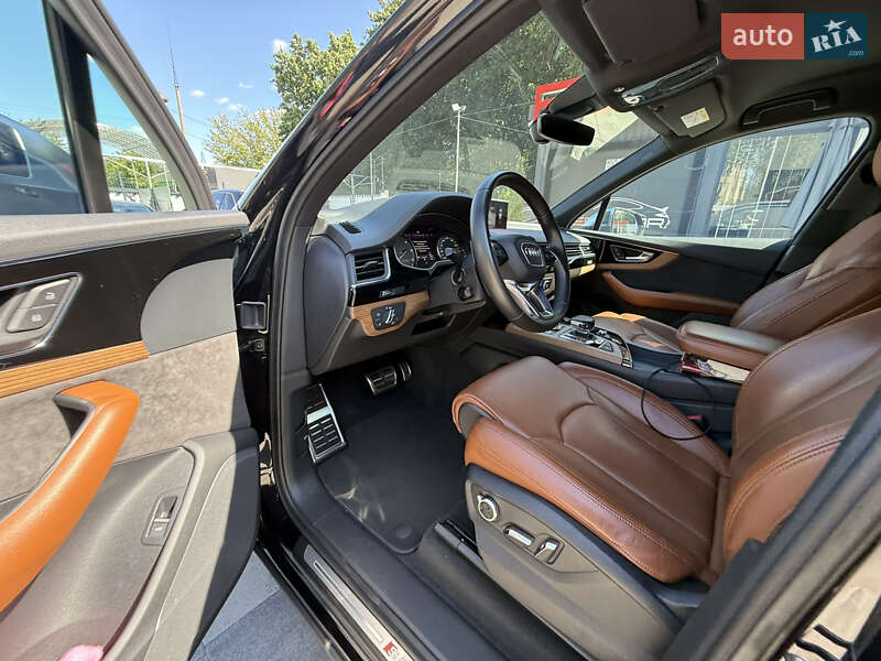 Внедорожник / Кроссовер Audi SQ7 2019 в Виннице