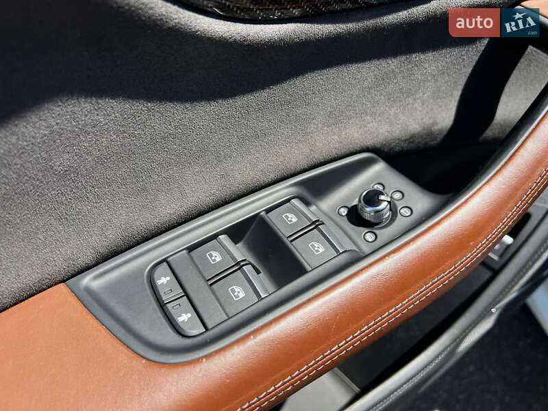 Внедорожник / Кроссовер Audi SQ7 2017 в Киеве