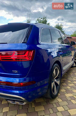 Внедорожник / Кроссовер Audi SQ7 2016 в 