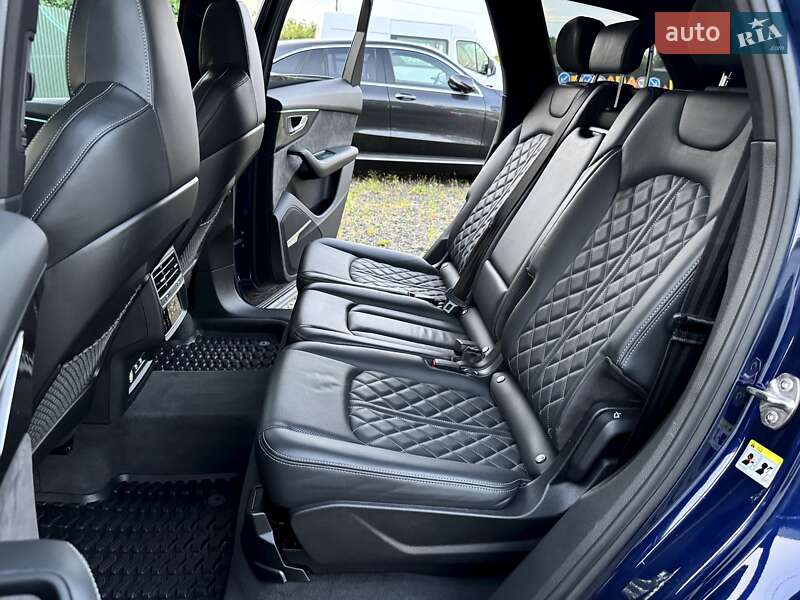 Внедорожник / Кроссовер Audi SQ7 2020 в Луцке