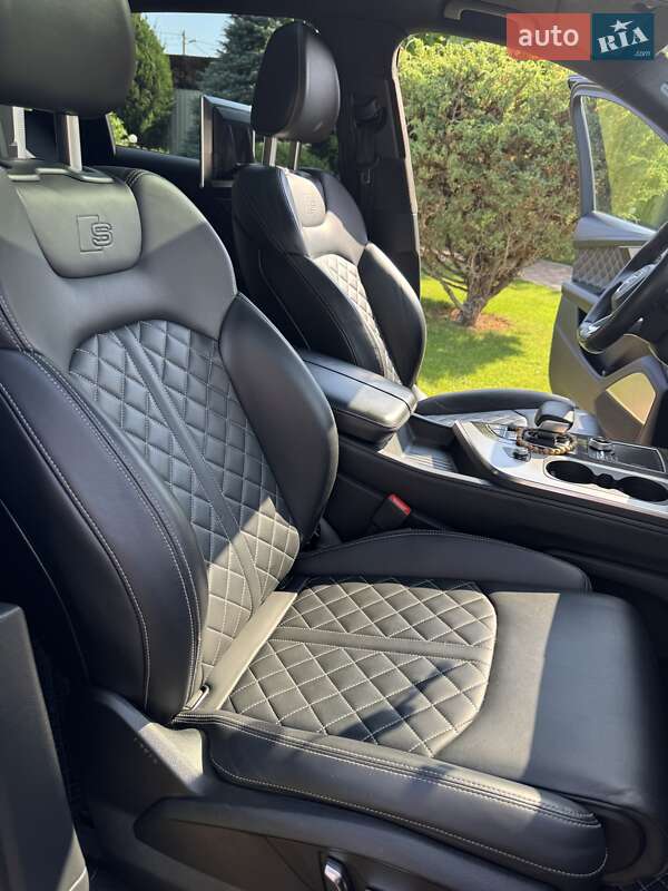 Позашляховик / Кросовер Audi SQ7 2017 в Борисполі