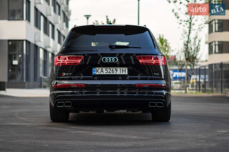 Внедорожник / Кроссовер Audi SQ7 2017 в Киеве