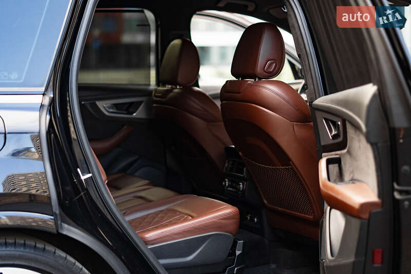 Внедорожник / Кроссовер Audi SQ7 2017 в Киеве