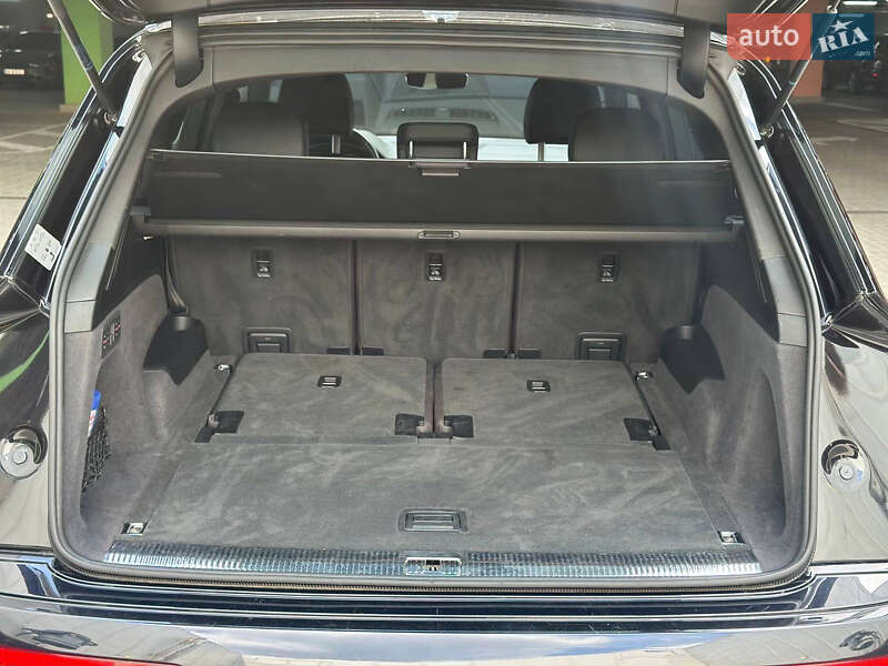 Позашляховик / Кросовер Audi SQ7 2018 в Києві