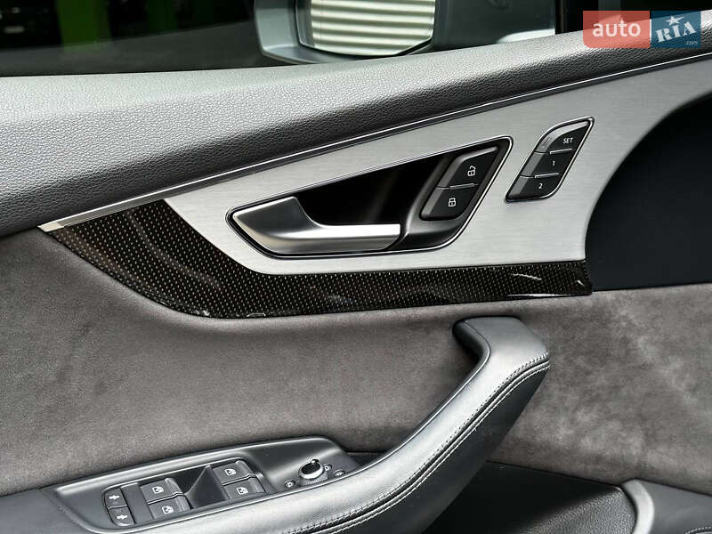 Позашляховик / Кросовер Audi SQ7 2018 в Києві