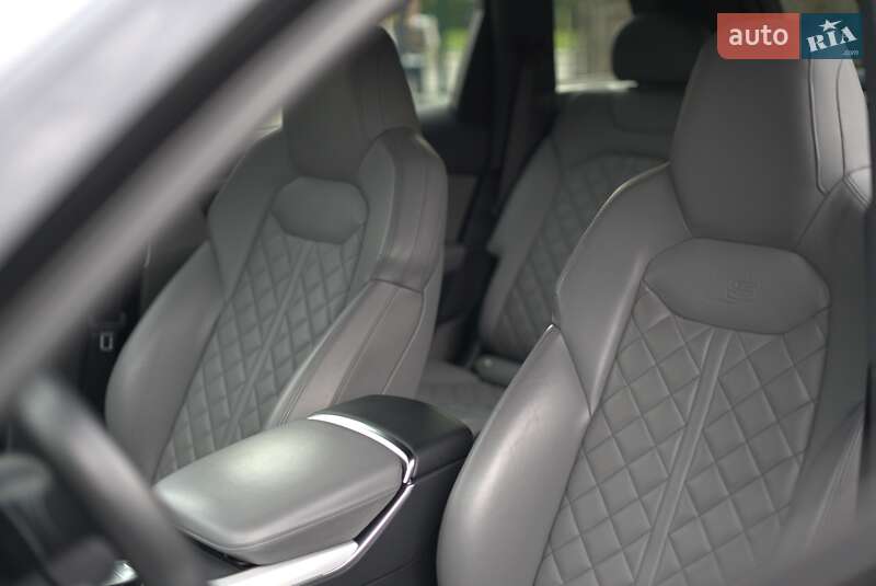 Внедорожник / Кроссовер Audi SQ7 2021 в Луцке