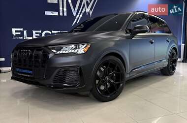 Внедорожник / Кроссовер Audi SQ7 2020 в 
