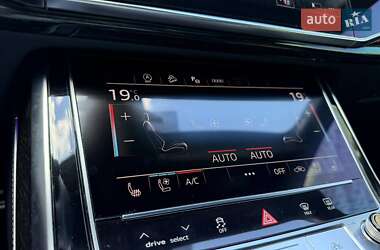 Внедорожник / Кроссовер Audi SQ7 2022 в 