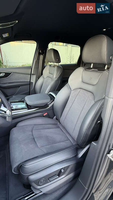 Внедорожник / Кроссовер Audi SQ7 2024 в Львове