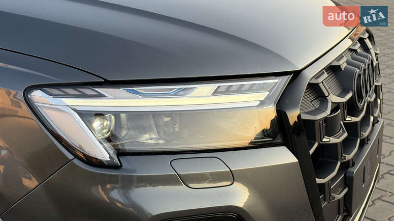Внедорожник / Кроссовер Audi SQ7 2024 в Львове
