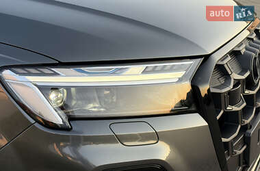 Внедорожник / Кроссовер Audi SQ7 2024 в 