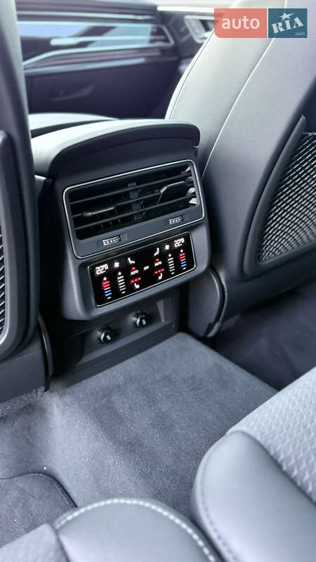 Внедорожник / Кроссовер Audi SQ7 2024 в Львове