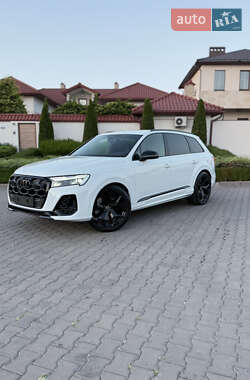 Внедорожник / Кроссовер Audi SQ7 2024 в 