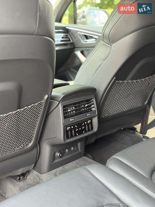 Внедорожник / Кроссовер Audi SQ7 2021 в Ивано-Франковске