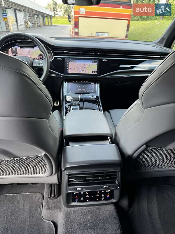 Внедорожник / Кроссовер Audi SQ7 2023 в Киеве