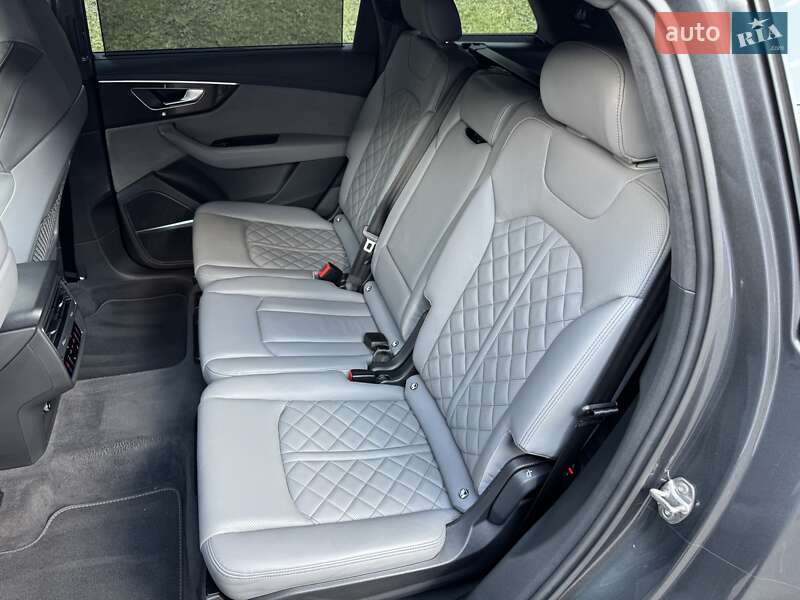 Внедорожник / Кроссовер Audi SQ7 2023 в Киеве