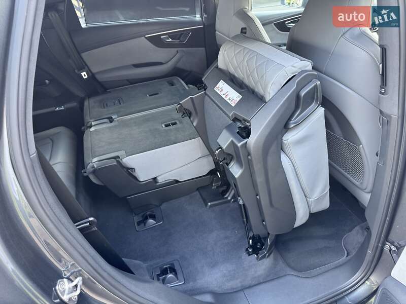 Внедорожник / Кроссовер Audi SQ7 2023 в Киеве