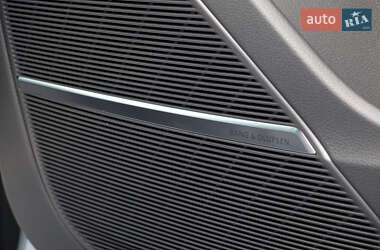 Позашляховик / Кросовер Audi SQ7 2024 в 