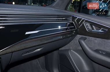 Позашляховик / Кросовер Audi SQ7 2024 в 
