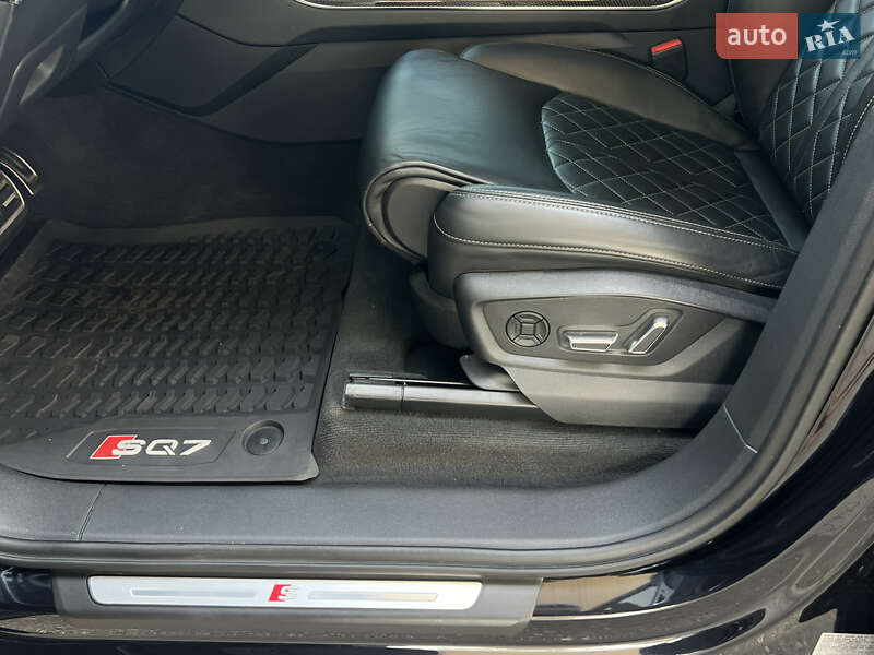 Внедорожник / Кроссовер Audi SQ7 2020 в Запорожье