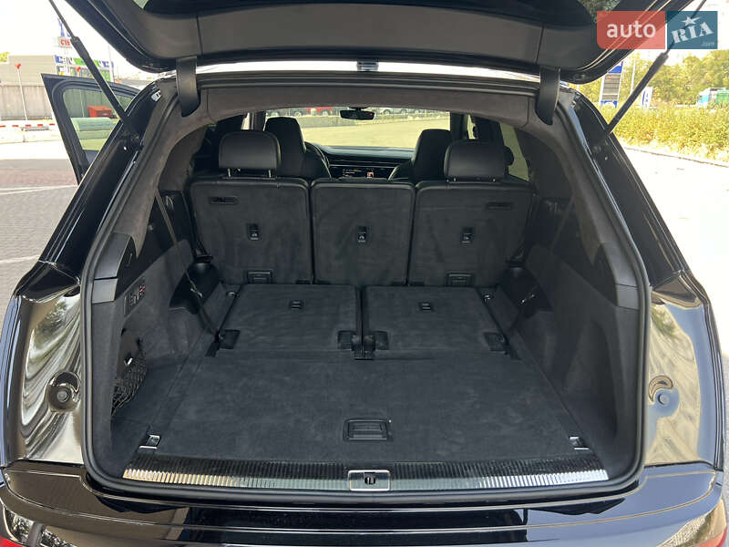 Внедорожник / Кроссовер Audi SQ7 2020 в Запорожье