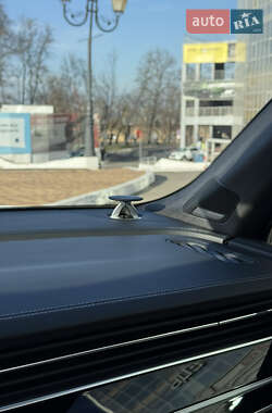 Внедорожник / Кроссовер Audi SQ7 2022 в 
