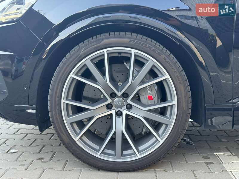 Позашляховик / Кросовер Audi SQ7 2017 в Чернівцях