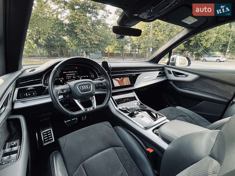 Позашляховик / Кросовер Audi SQ7 2020 в Луцьку