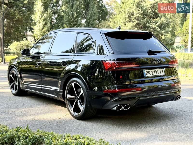 Позашляховик / Кросовер Audi SQ7 2023 в Києві