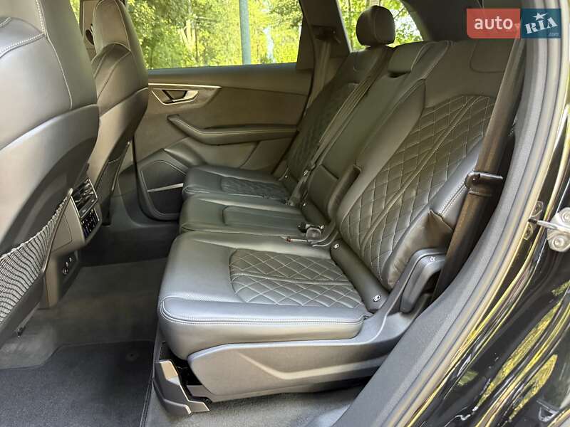 Позашляховик / Кросовер Audi SQ7 2023 в Києві
