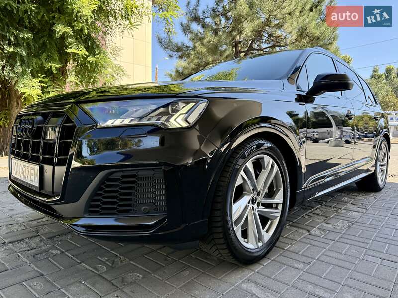 Внедорожник / Кроссовер Audi SQ7 2021 в Днепре