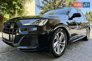 Внедорожник / Кроссовер Audi SQ7 2021 в 
