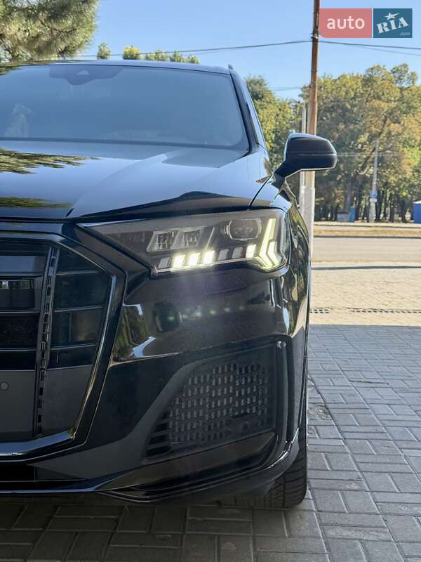 Внедорожник / Кроссовер Audi SQ7 2021 в Днепре