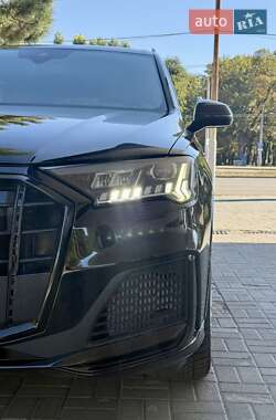 Внедорожник / Кроссовер Audi SQ7 2021 в 