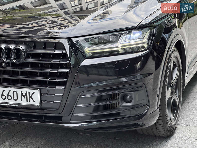 Внедорожник / Кроссовер Audi SQ7 2016 в Киеве