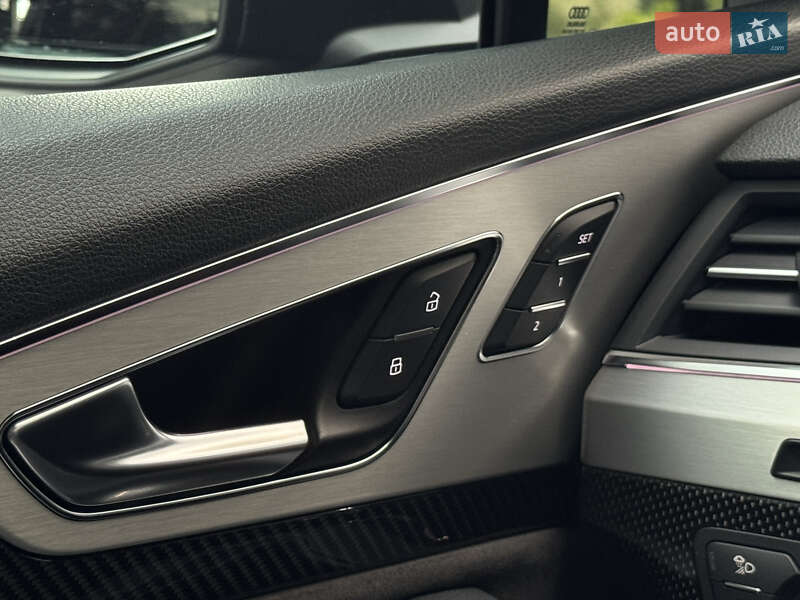 Внедорожник / Кроссовер Audi SQ7 2016 в Киеве