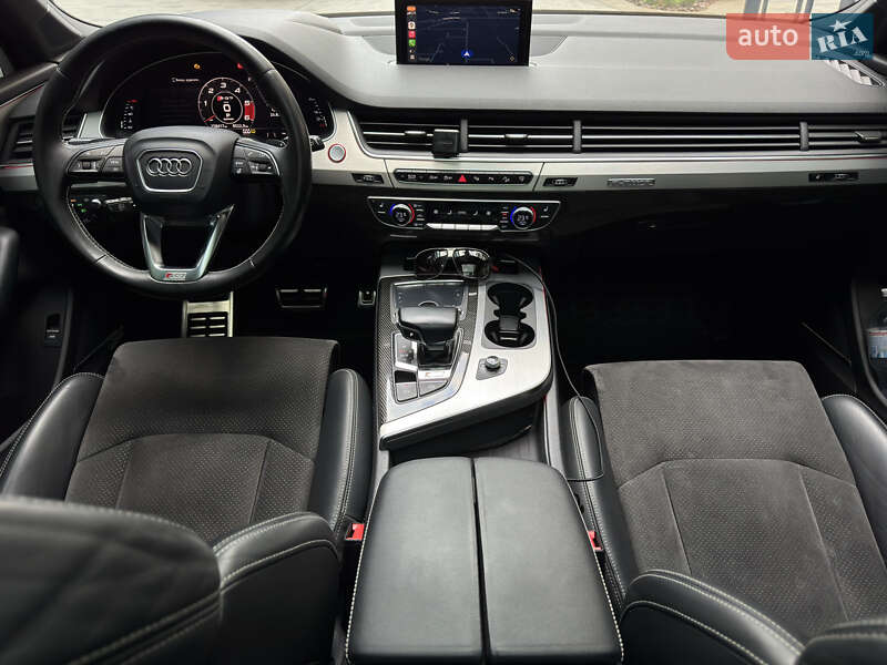 Внедорожник / Кроссовер Audi SQ7 2016 в Киеве