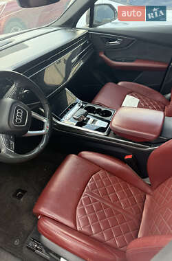 Внедорожник / Кроссовер Audi SQ7 2020 в 